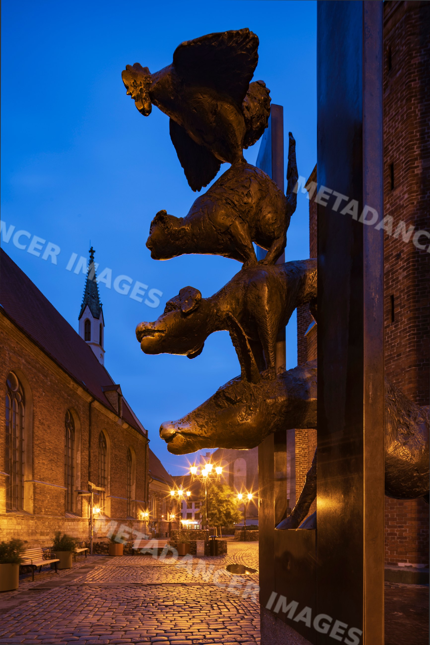 Monument to the musicians of bremen animal sculptures