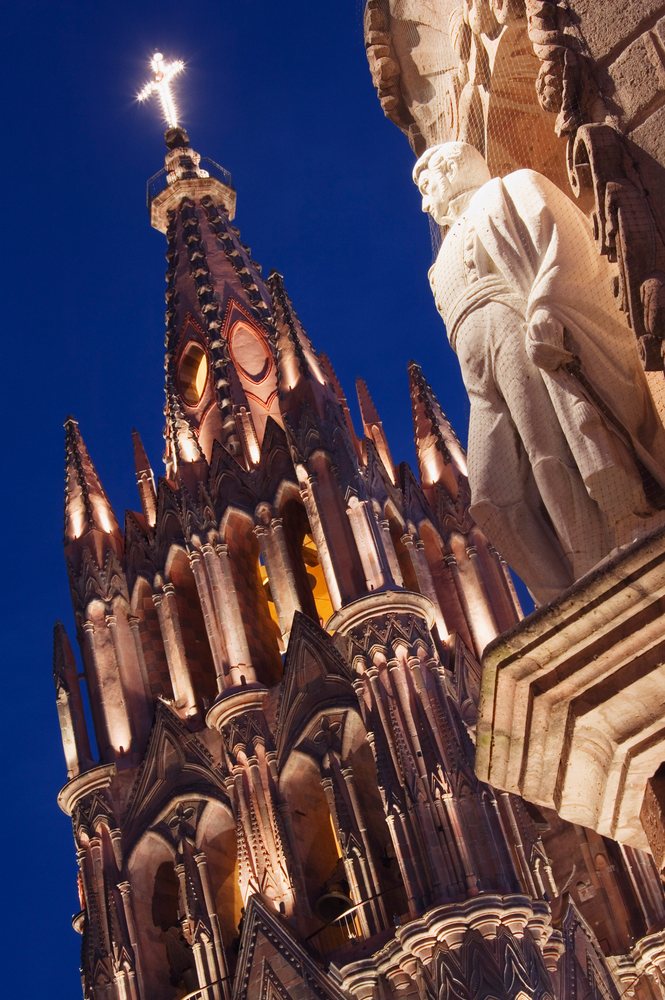 La parroquia church tower illuminated at night mexico