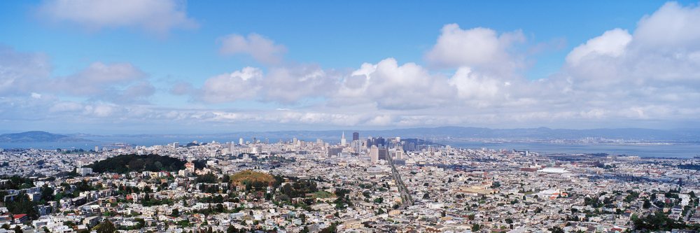 San francisco cityscape with skyline and bay