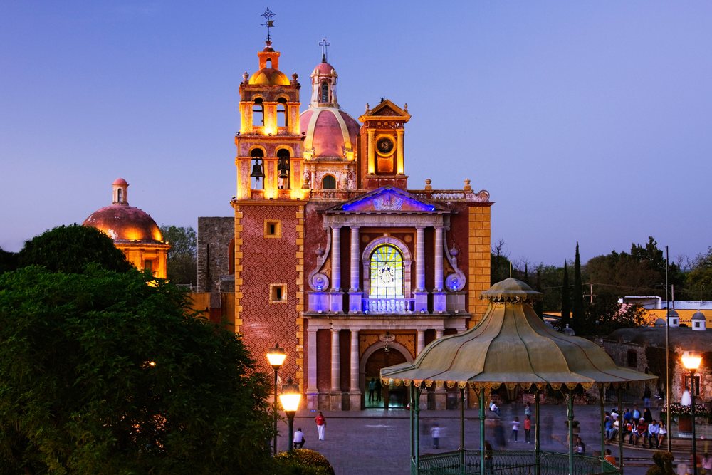 Santa maria de la asuncion church at dusk, tequisquiapan