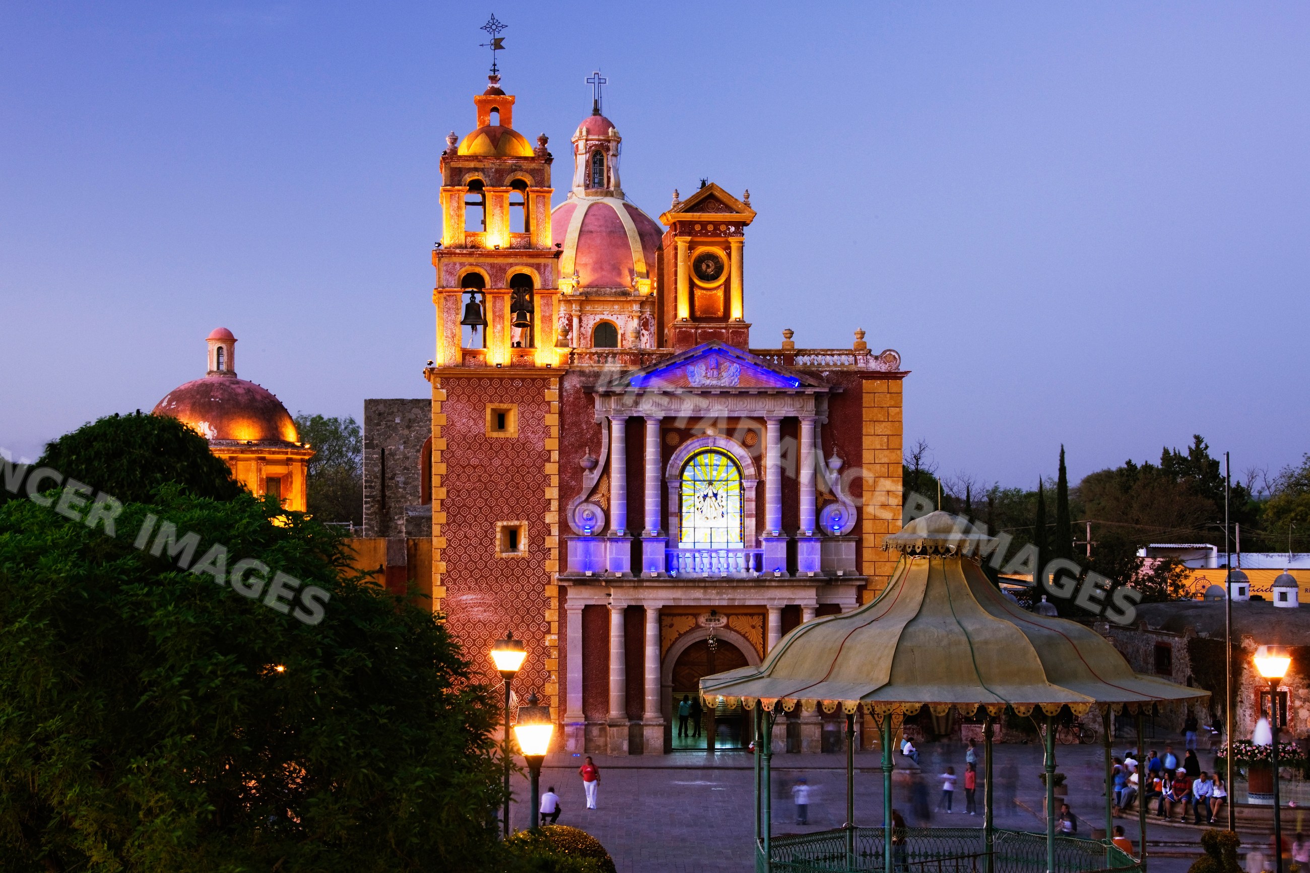 Santa maria de la asuncion church at dusk, tequisquiapan