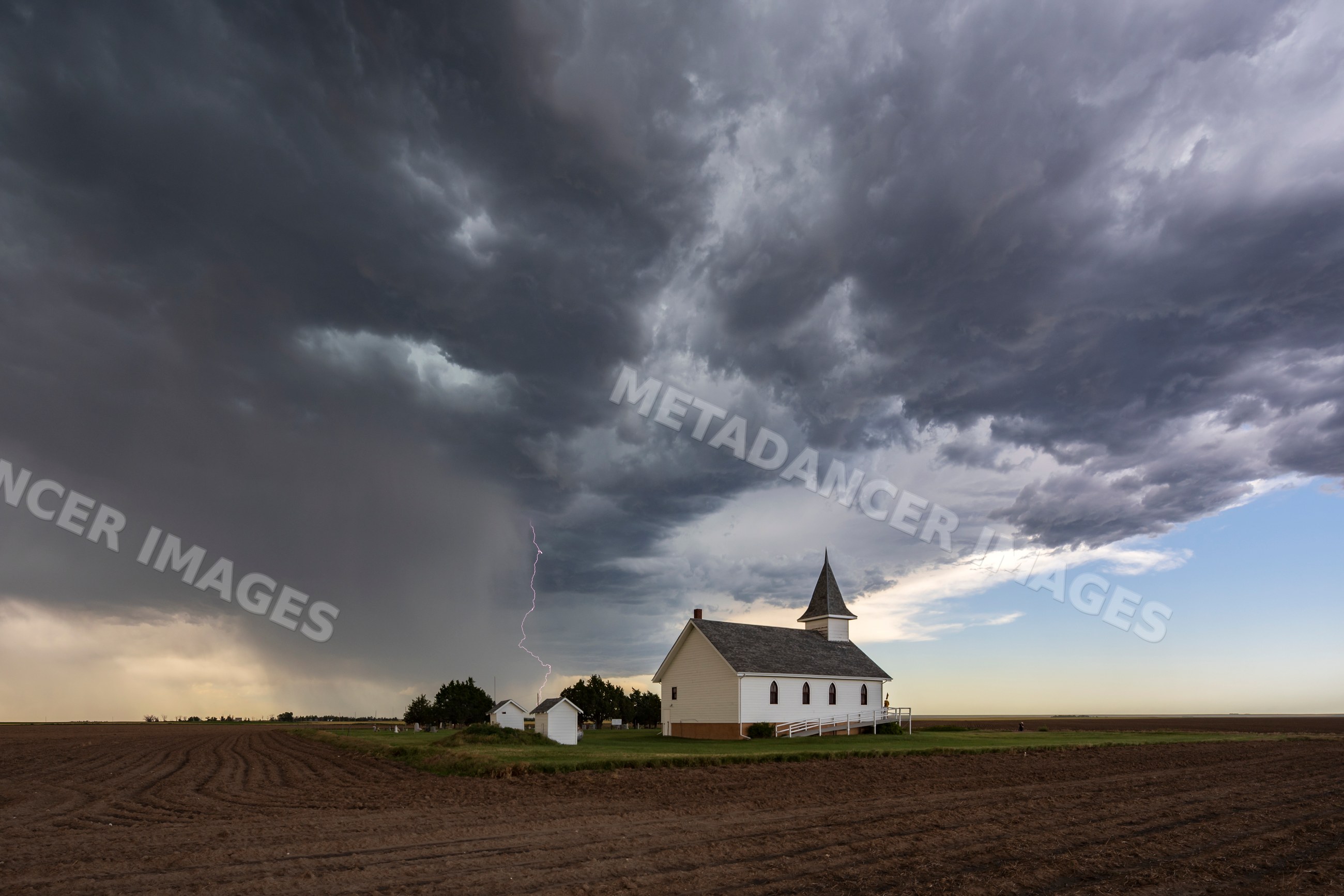 Lightning strike near the kowanda Church in oshkosh, nebraska