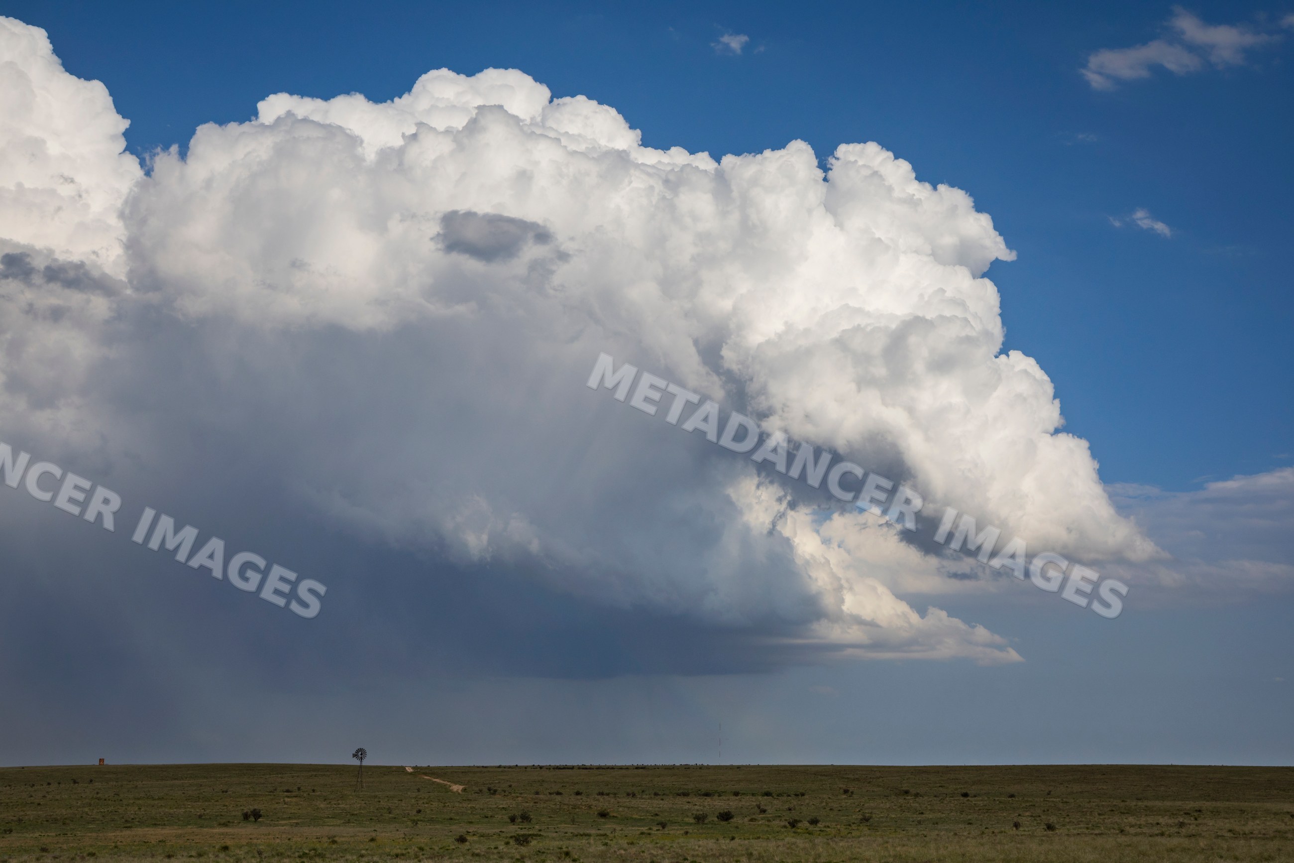 Cumulus storm cloud over Great Plains near vaughn new mexico