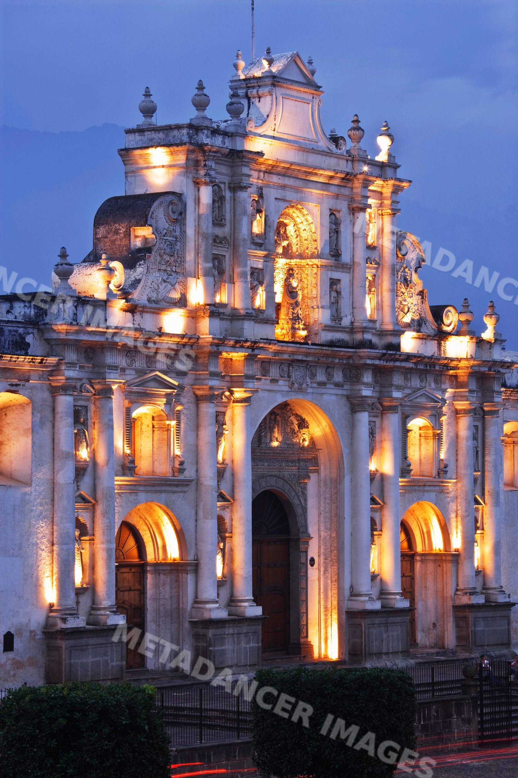 Catedral de san jose illuminated guatemala