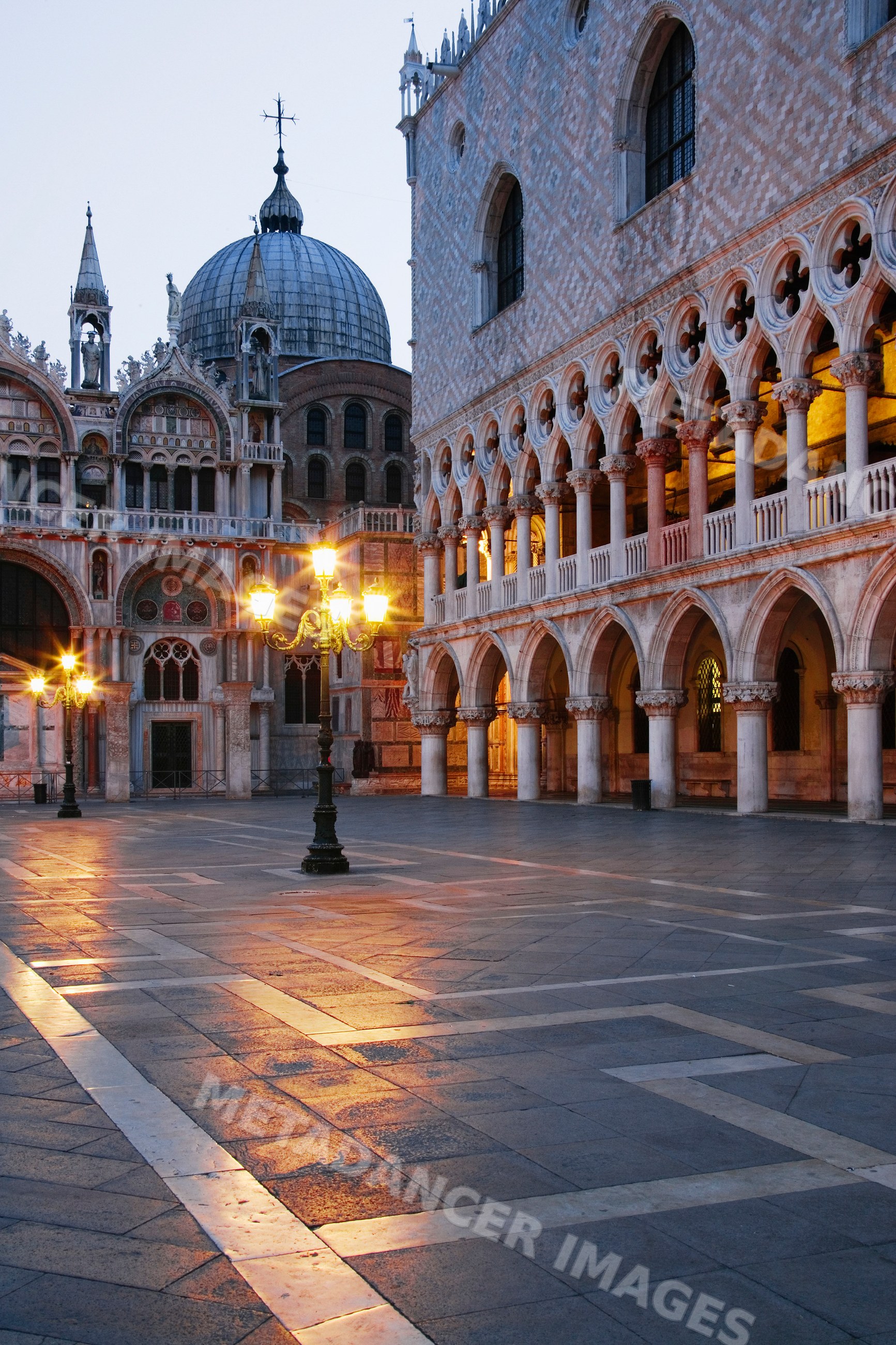 Doge's palace and st. mark's basilica architectural view at dusk