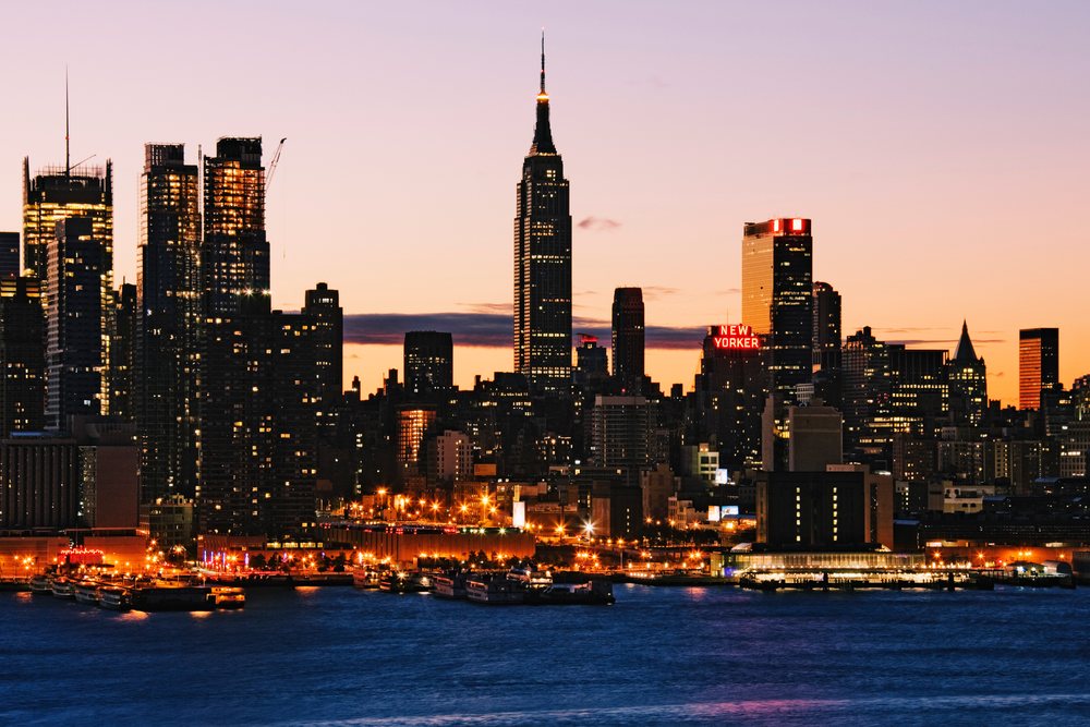 Empire state building and midtown manhattan skyline city