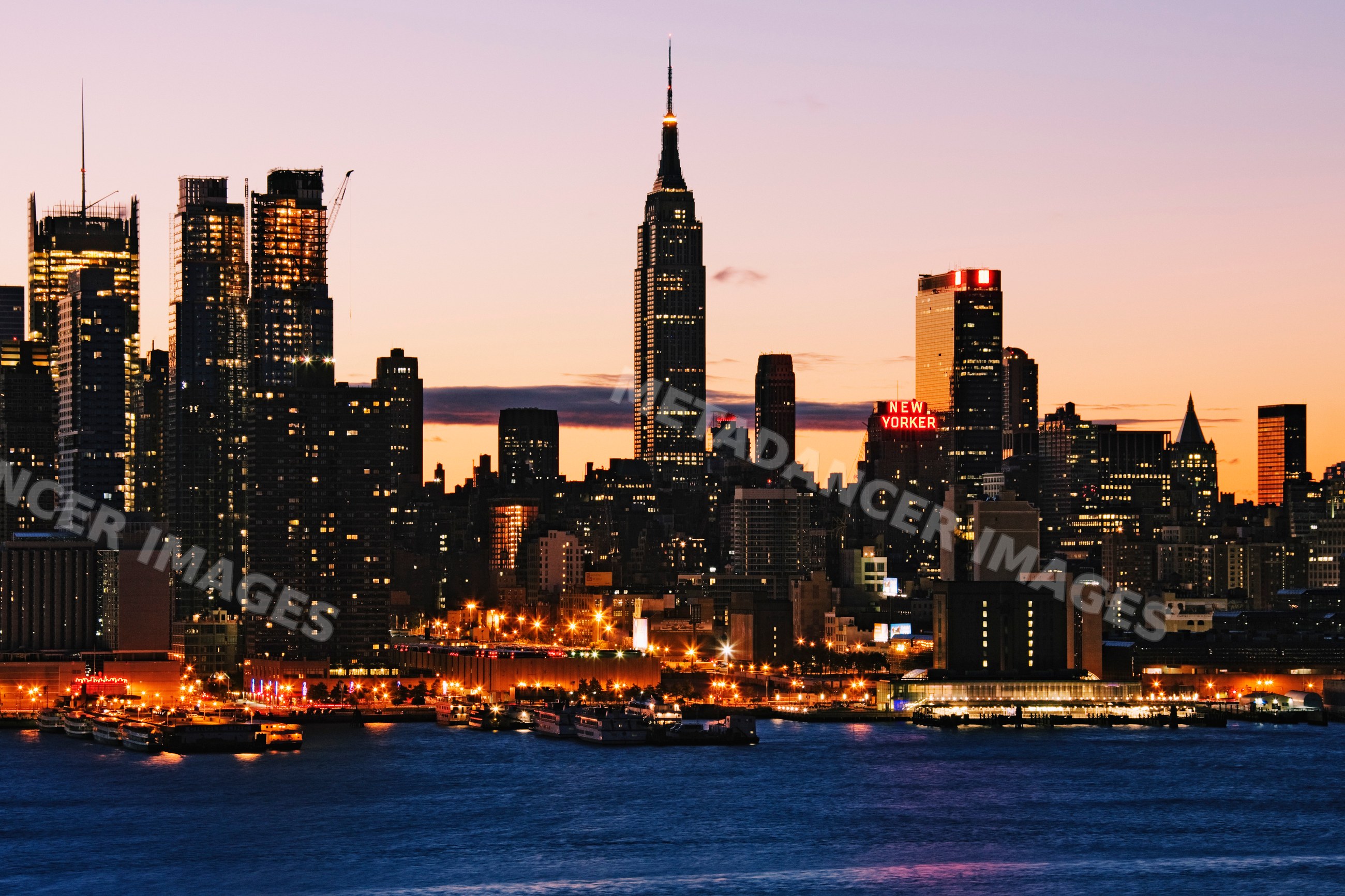 Empire state building and midtown manhattan skyline city