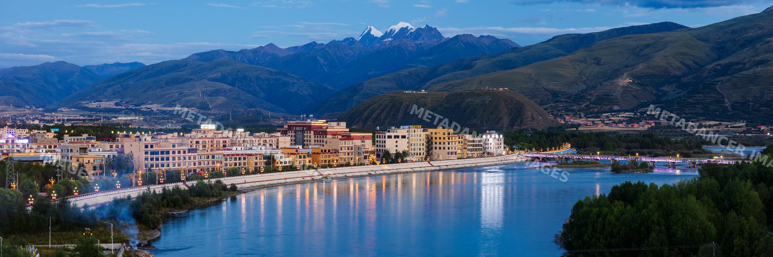 View of Garze River and Kawaluori Mountain at Dusk in sichuan province
