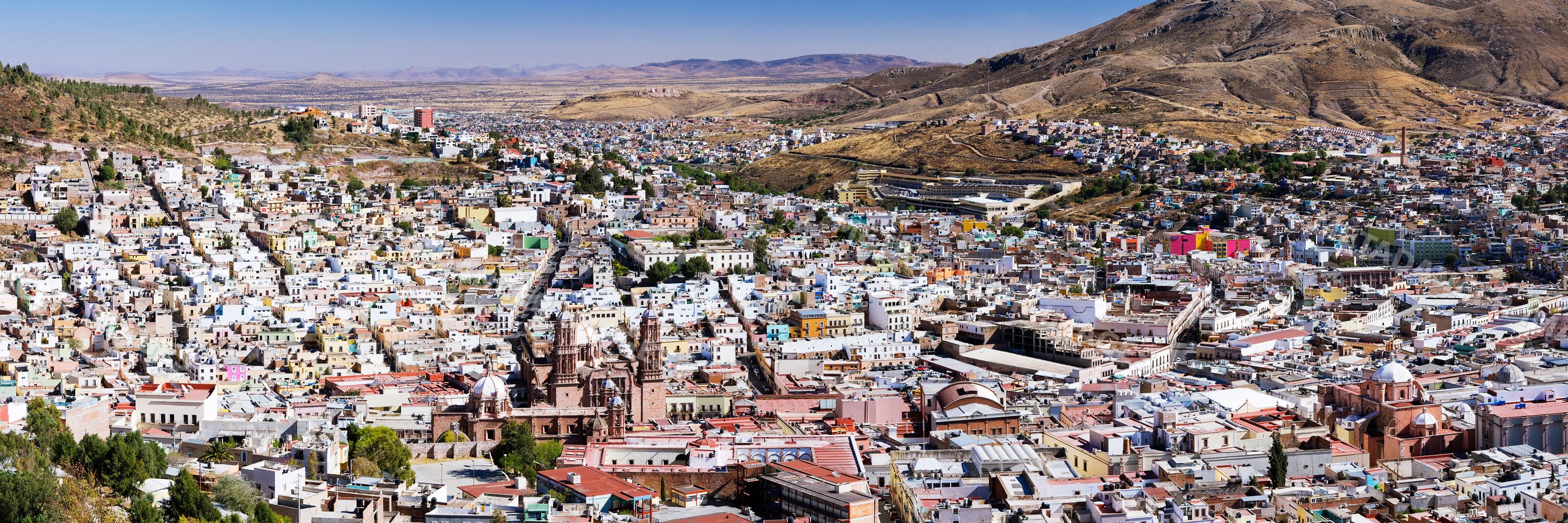 Panoramic daytime view of zacatecas city with historic architecture