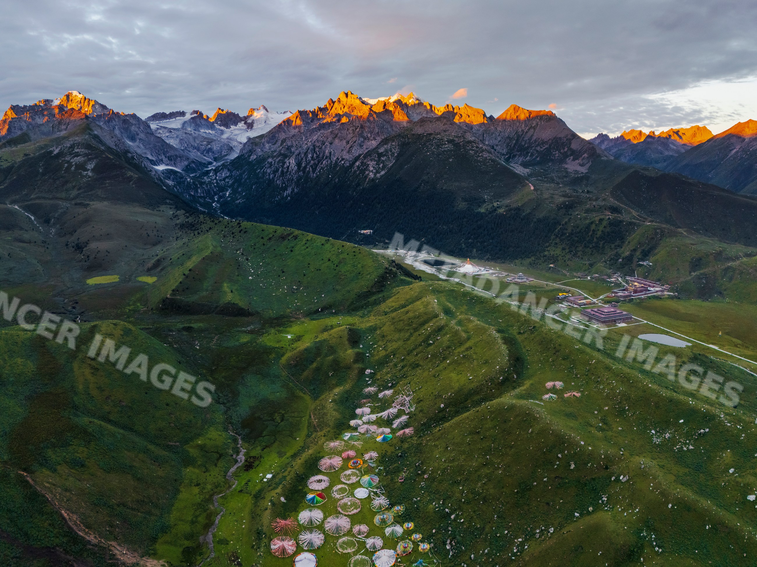 Zhuqing wujian zen forest monastery with mountain Sunrise