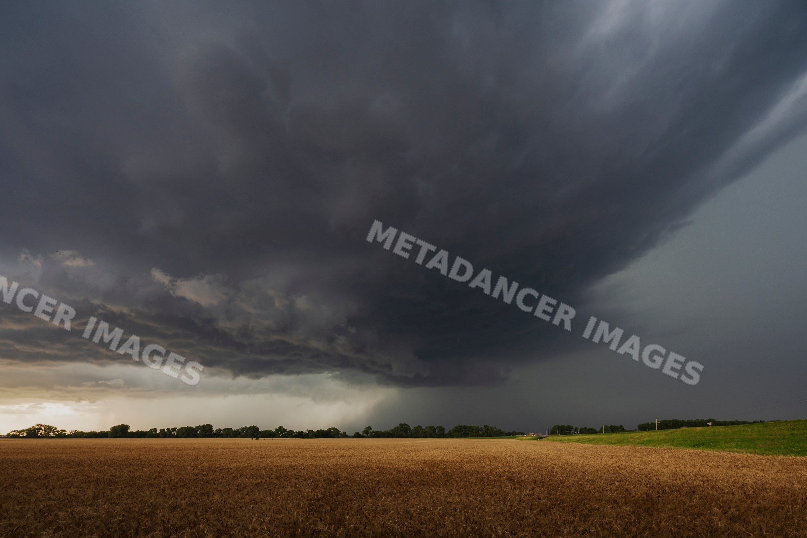 Tornado-warned supercell storm near abilene, kansas