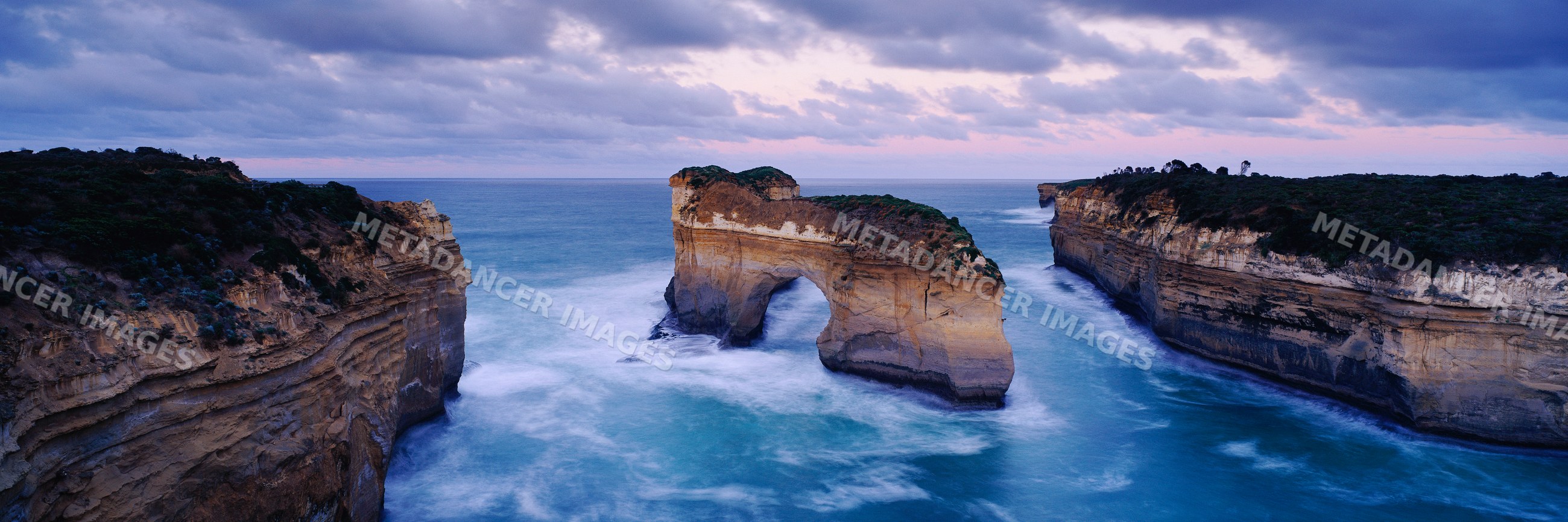 Island arch rock formation victoria australia