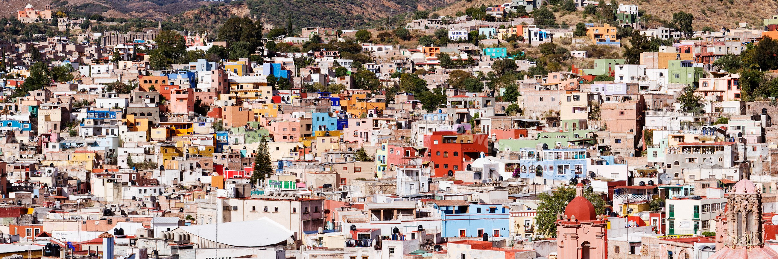 Colorful hillside cityscape of guanajuato